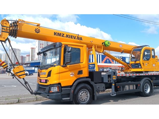 Новий українській  автокран KMZ 18-35: технічний огляд та результати випробувань