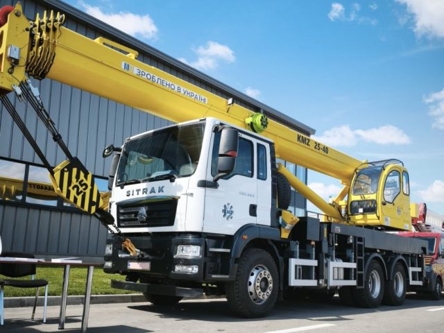Автокран KMZ 25-40, локалізація та боротьба за чесну конкуренцію: підсумки Industrial Evolution 2026.